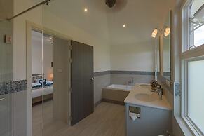 Modern 3 Bedroom Pool Villa MP67