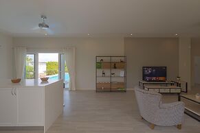 Modern 3 Bedroom Pool Villa MP67