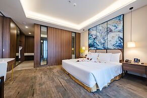 Muong Thanh Luxury Ha Long Centre Hotel