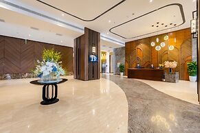 Muong Thanh Luxury Ha Long Centre Hotel