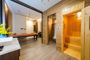 Muong Thanh Luxury Ha Long Centre Hotel