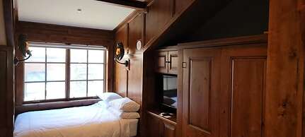 1-#42 4BD One Willow Bridge Road