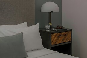 Sonder by Marriott Bonvoy Gabriel Richard Apartments Downtown