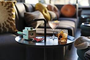 Moxy Oakland Uptown