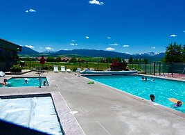 Meadow Ridge Court 27 Unit 6 2 Bedroom Condo by Redawning