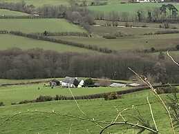 Shepherds Hut-1 Bed-hot Tub-pet Friendly