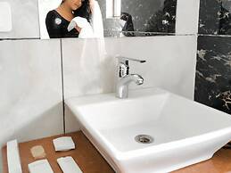 Golden Rock - AM Hotel Kollection