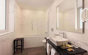 Hilton Rijeka Costabella Beach Resort & Spa