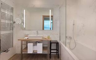 Hilton Rijeka Costabella Beach Resort & Spa
