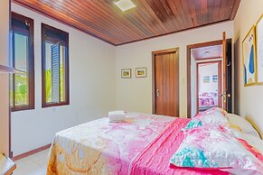 GB18 Maravilhosa Casa Pé na Areia