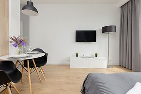 Apartment Warsaw Sławińska by Renters