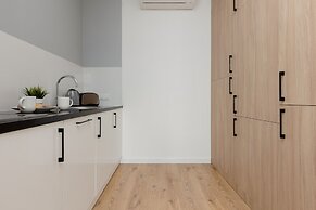 Apartment Warsaw Sławińska by Renters