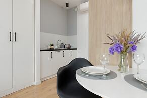 Apartment Warsaw Sławińska by Renters