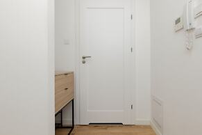 Apartment Warsaw Sławińska by Renters