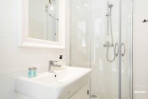 Apartments Warsaw Pawia by Renters