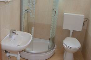 Floral Apartments Pende