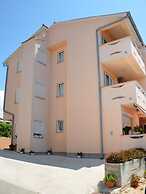 Floral Apartments Pende