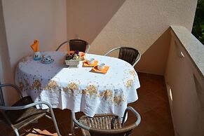 Floral Apartments Pende