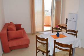 Floral Apartments Pende