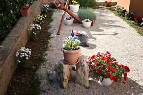 Floral Apartments Pende