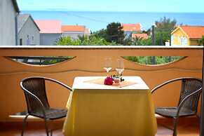 Floral Apartments Pende