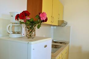 Floral Apartments Pende