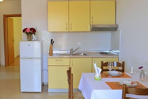 Floral Apartments Pende