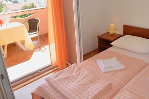 Floral Apartments Pende