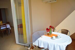 Floral Apartments Pende