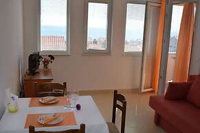 Floral Apartments Pende