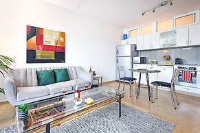 Deluxe 2BD Jaffa Dreams W Pool & Parking