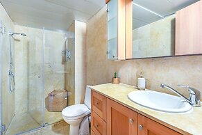 Deluxe 2BD Jaffa Dreams W Pool & Parking