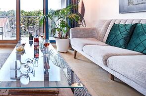 Deluxe 2BD Jaffa Dreams W Pool & Parking