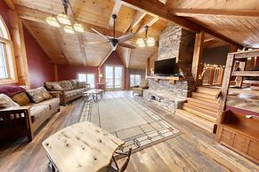 Smokey Valley Lodge 2 Bedroom Home by Redawning