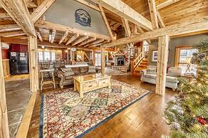 Smokey Valley Lodge 2 Bedroom Home by Redawning