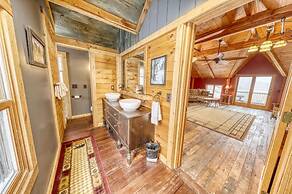 Smokey Valley Lodge 2 Bedroom Home by Redawning