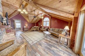 Smokey Valley Lodge 2 Bedroom Home by Redawning