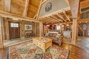 Smokey Valley Lodge 2 Bedroom Home by Redawning