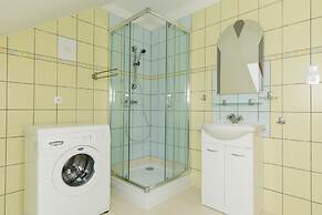 Holiday House Bursztyn by Renters