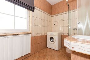 Holiday House Bursztyn by Renters