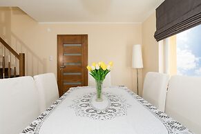 Holiday House Bursztyn by Renters