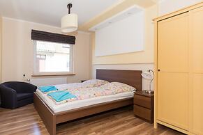 Holiday House Bursztyn by Renters