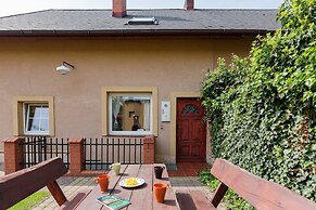 Holiday House Bursztyn by Renters