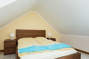 Holiday House Bursztyn by Renters