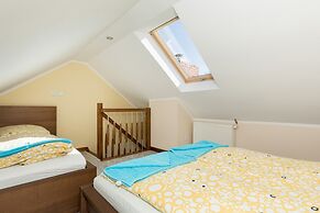 Holiday House Bursztyn by Renters