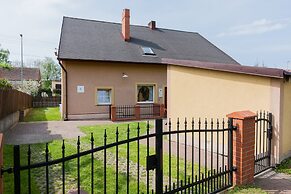 Holiday House Bursztyn by Renters