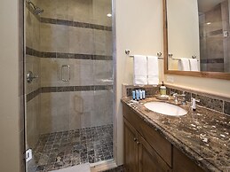 Beaver Creek Landing Condo 202