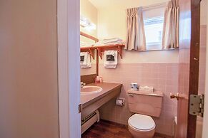 Ocean House Hotel & Motel