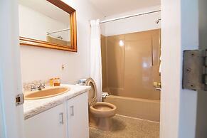 Ocean House Hotel & Motel