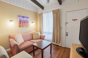 Ocean House Hotel & Motel